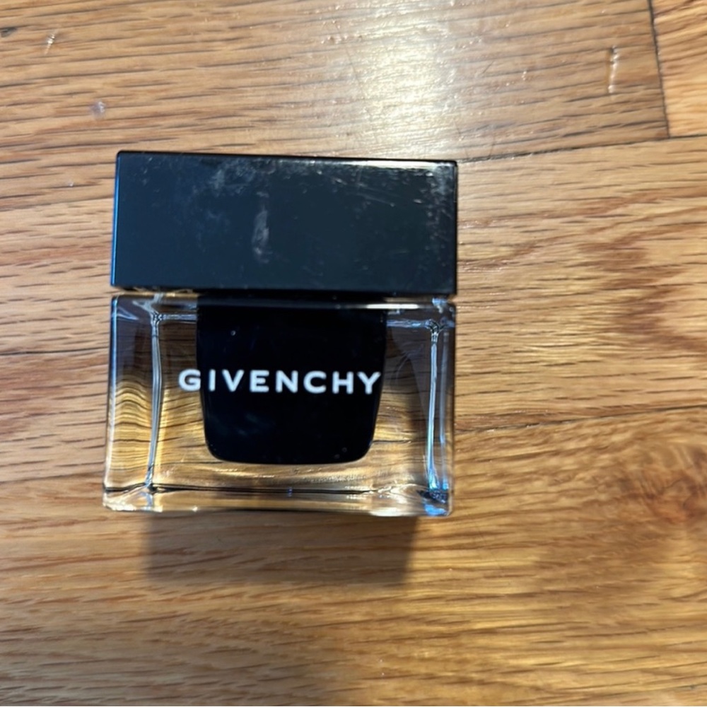 Le soin nioe crème yeux givenchy eye cream brand new